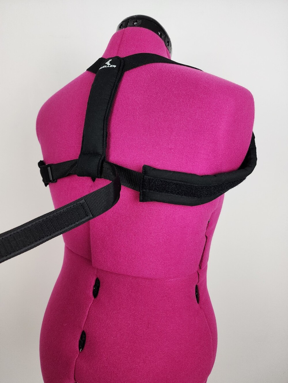 New Mueller Adjustable Posture Support Open Box One Size